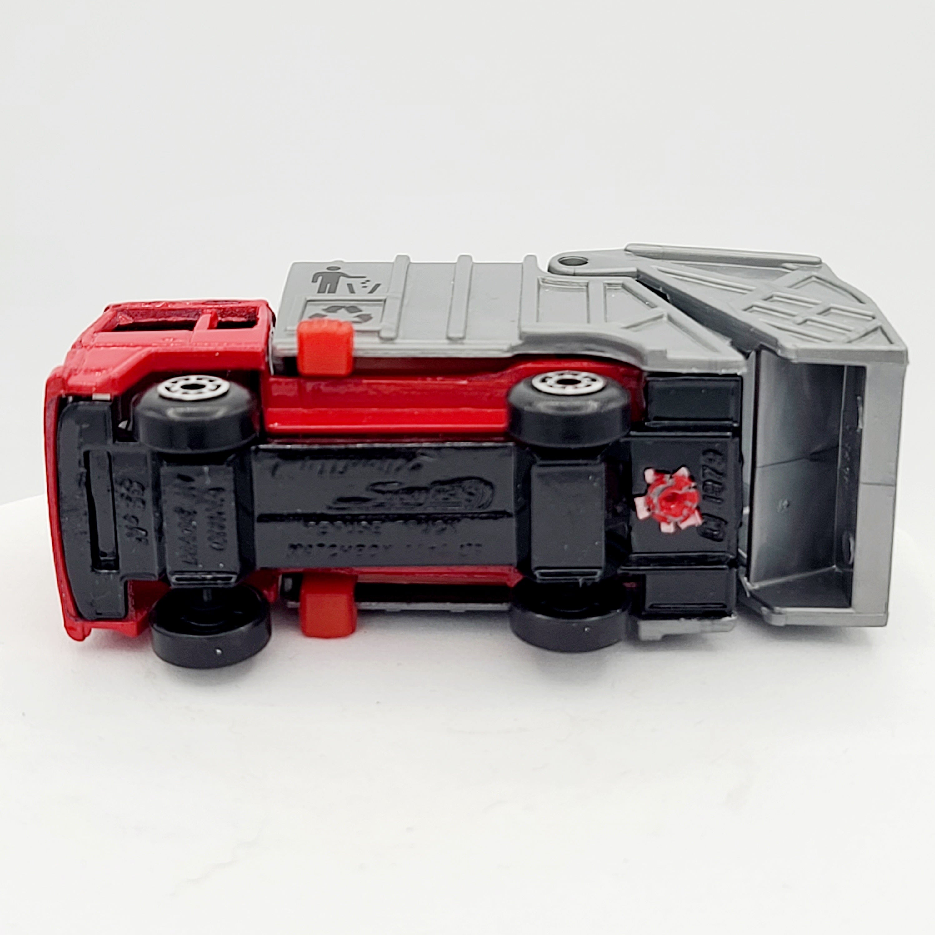 Matchbox '79 Refuse Truck "Collectomatic" (1996 MBX Basic 1-75)